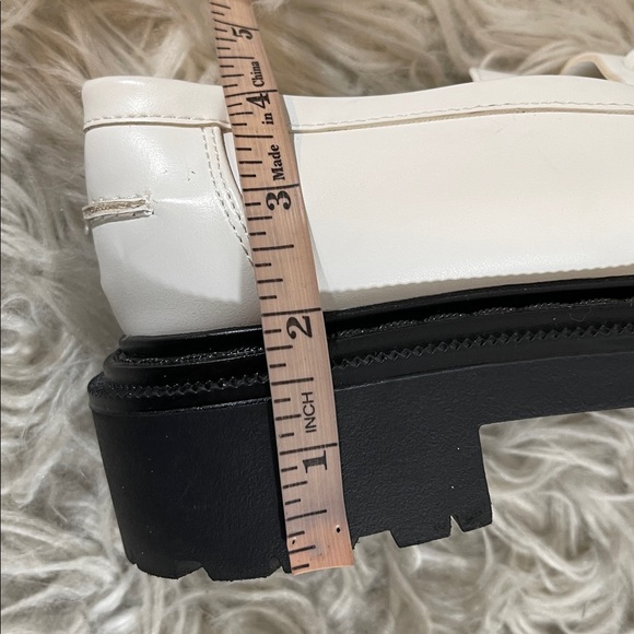 H&M Black/White Chunky Loafers Platform Sole & Tassel Detail Slip On Size 37 (6) - Picture 14 of 16